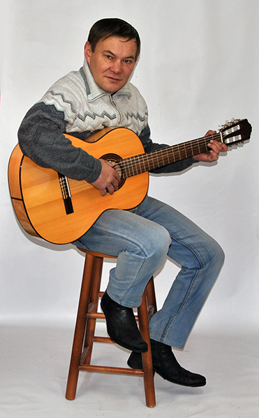 Фото Стул гитариста Мозеръ SWM-1