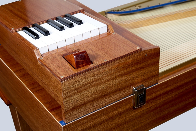 Фото ПКМИ ФОНДА П.И.ЧАЙКОВСКОГО Гусли клавишные “Садко”; “Былина”