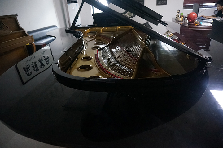 Фото Рояль c барной стойкой Middleford Pianobar BR-275