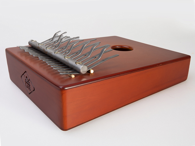 Фото KL-A-K17BSPM-B Калимба каримба 17, Saregama, большая, коричневая, Kalimba LAB