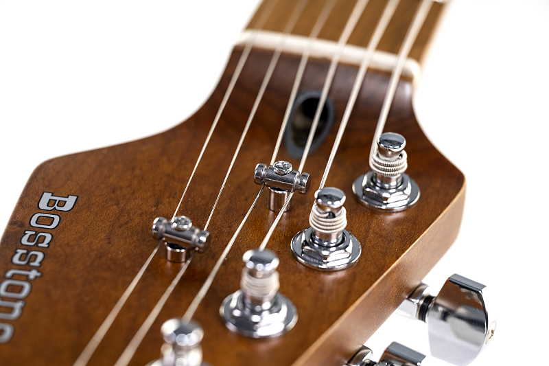 Фото Электрогитара Bosstone SEG-04 BL