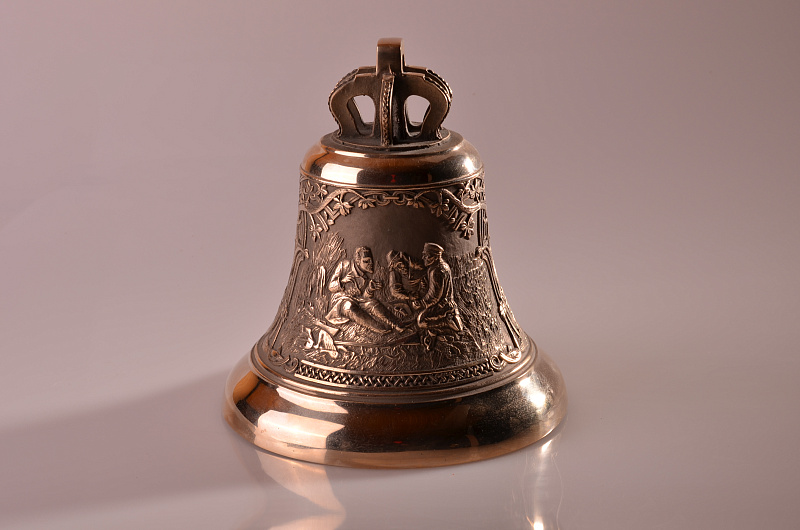 Фото Колокол — Охотники на привале